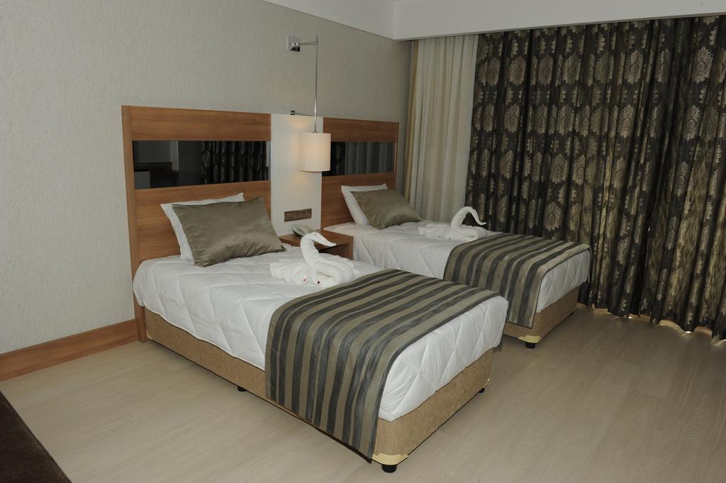 Cherry Garden City & Spa Hotel Halkapinar  Ruang foto